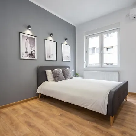 Relax Apartament In Piata Universitatii Bucharest Exterior photo